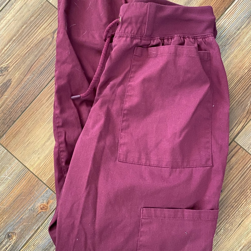 Scrub pants size Small